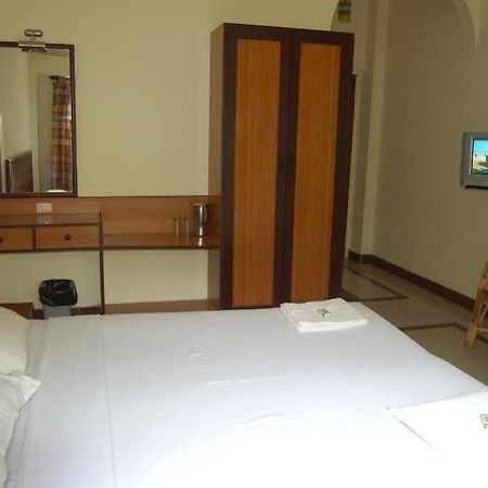 Hotel Blue Hills Coonoor Ooty Exteriör bild