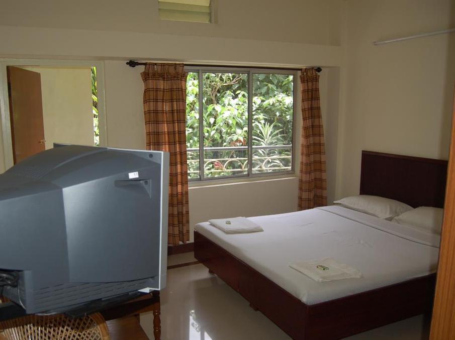 Hotel Blue Hills Coonoor Ooty Exteriör bild