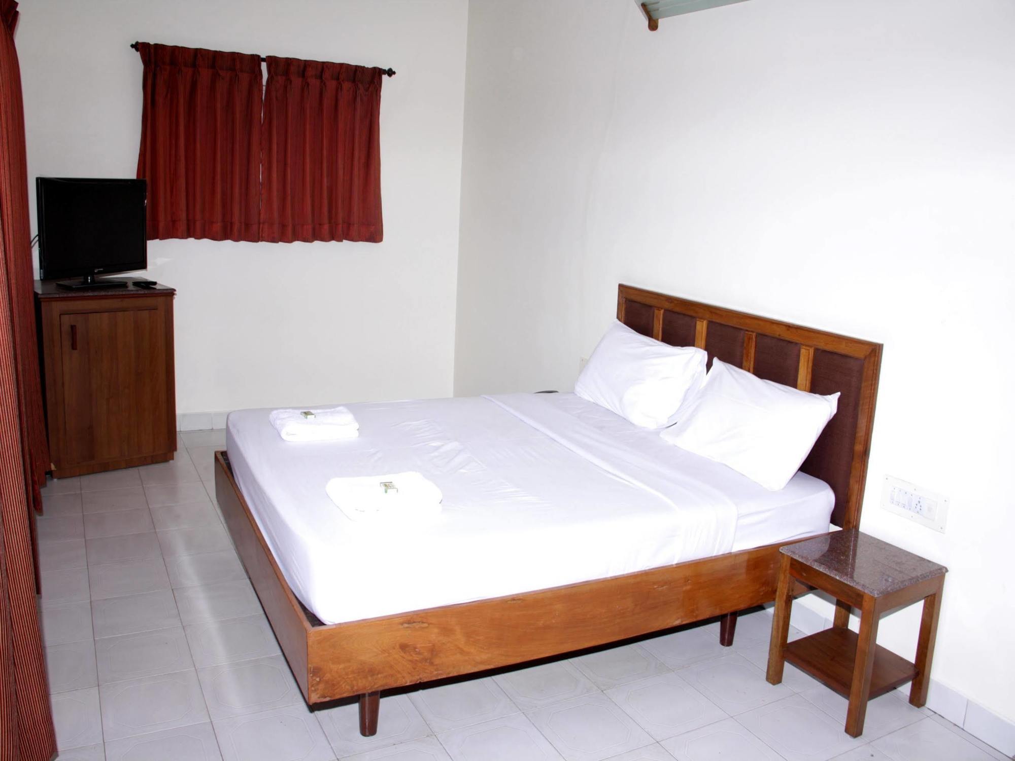 Hotel Blue Hills Coonoor Ooty Exteriör bild