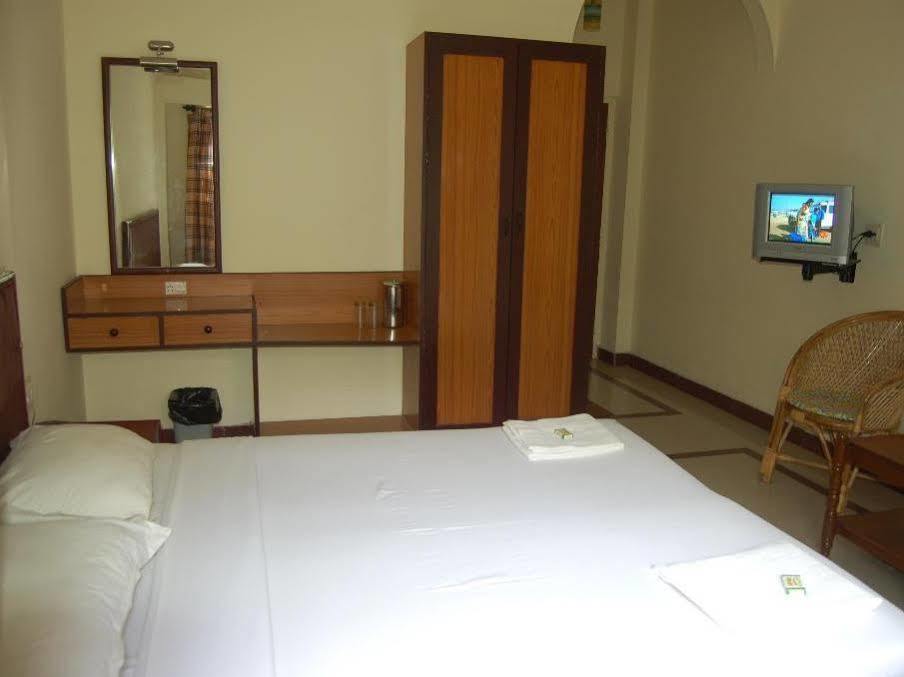 Hotel Blue Hills Coonoor Ooty Exteriör bild